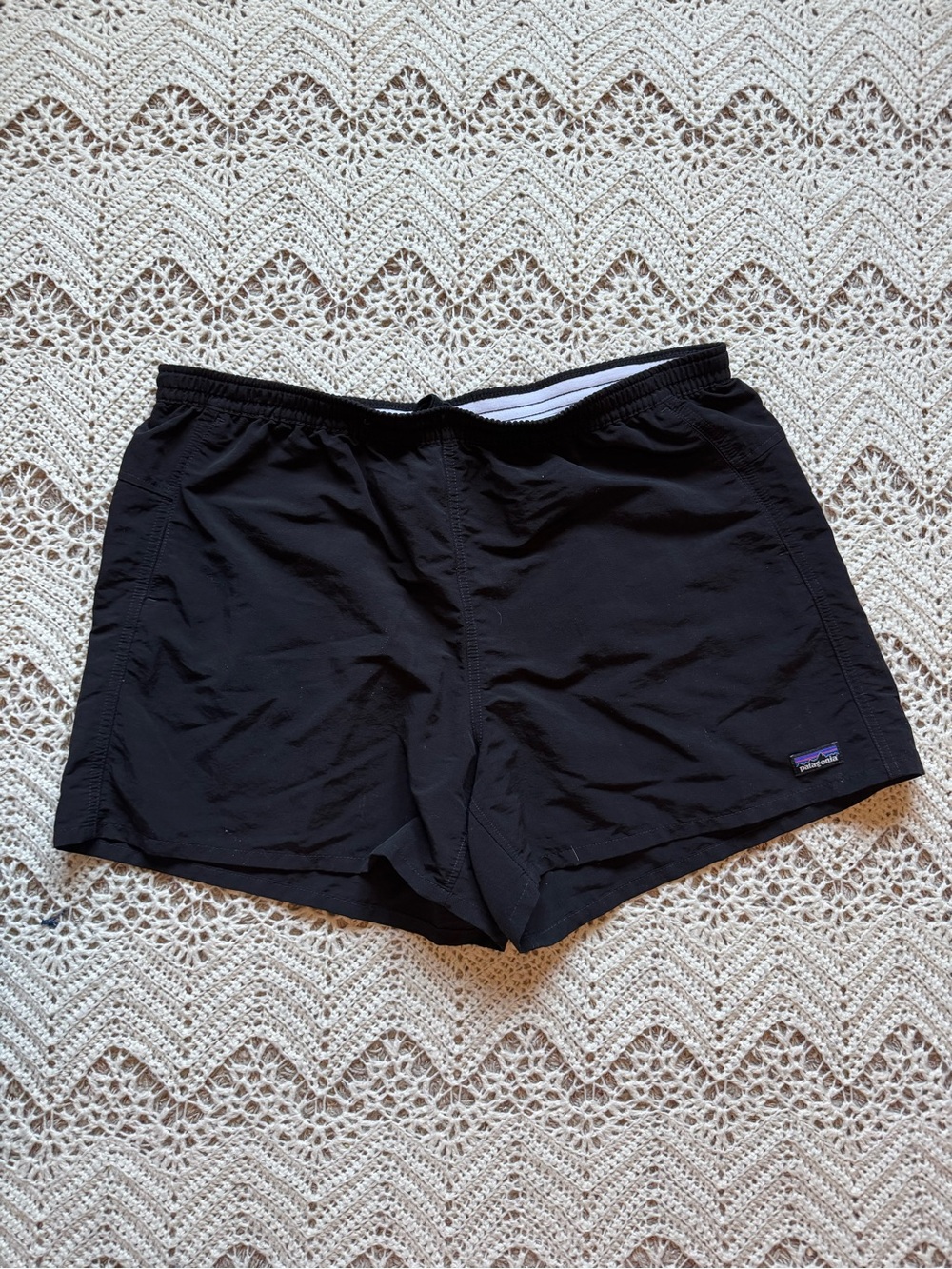 Patagonia Women’s Black Athletic Shorts Hiking Outdoor Size XL Pockets Ties